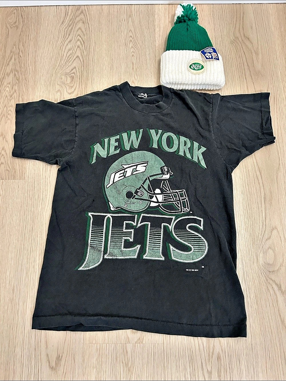Vintage 1993 NFL New York Jets Graphic Tee & NY Jets beanie BUNDLE size Small